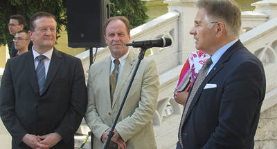 predstavljanje solarne klupe ispred Rektorata_2016.